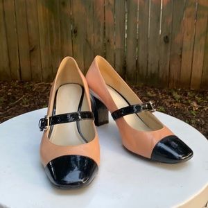 Naturalizer heels size 8.5 Wide!